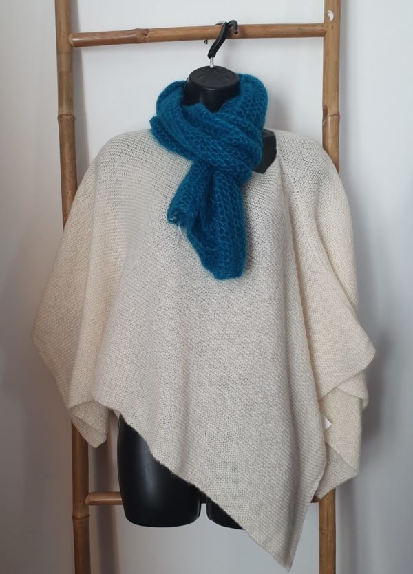 Echarpe voluptueuse bleu lagon mohair