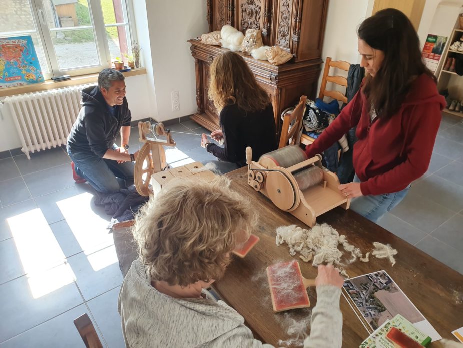 Wecandoo atelier filage cardage Ferme des P'tits Bergers Atraps Chaussy Angerville Loiret Essonne Ile-de-France Paris Chèvre Angora