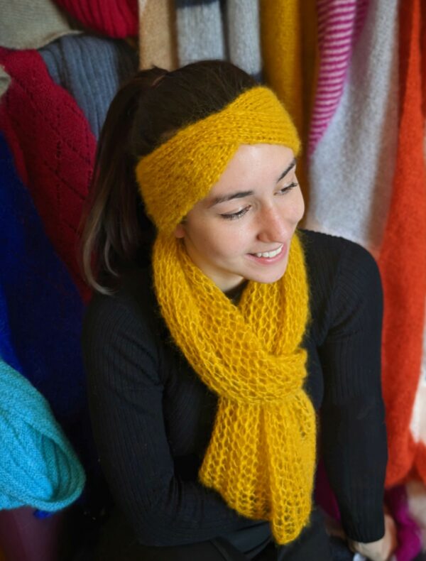 Bandeau mohair et soie tricoté main jaune moutarde