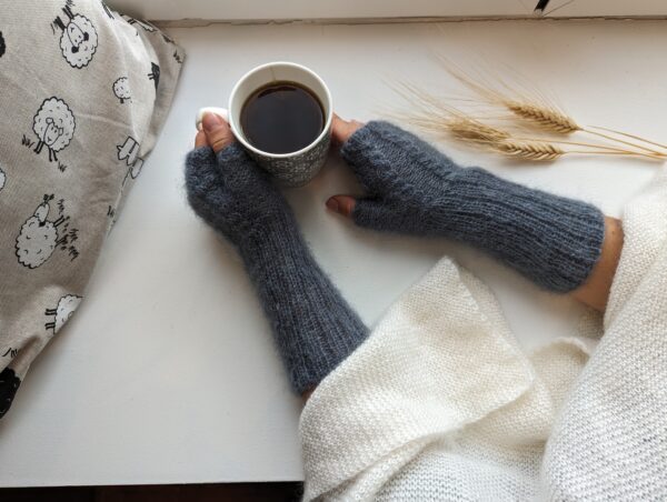 mitaine torsade mohair et soie tricotée main gris silex