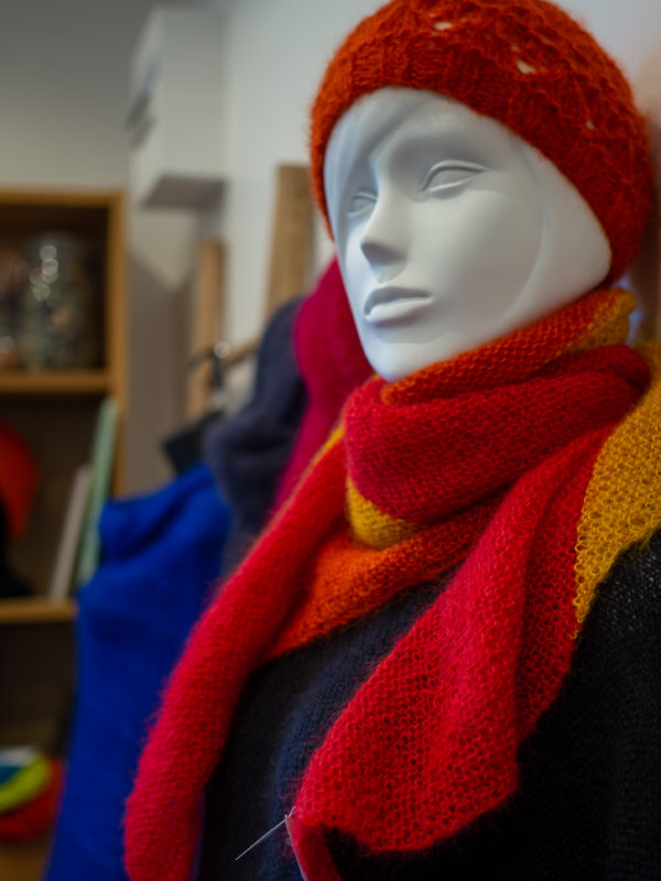 Châle plume mohair et soie - tricoté main – Image 11